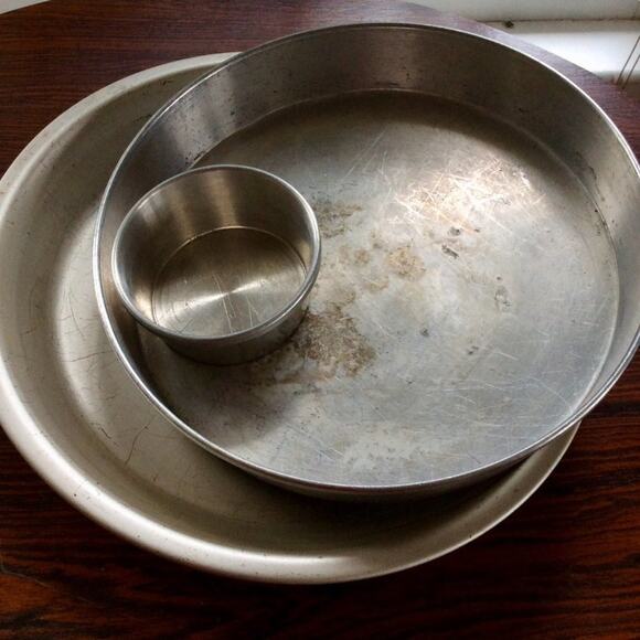 Vintage Aluminum Pan set of 3 Vitality and Valiant by Mirro Wear-Ever - Picture 2 of 10